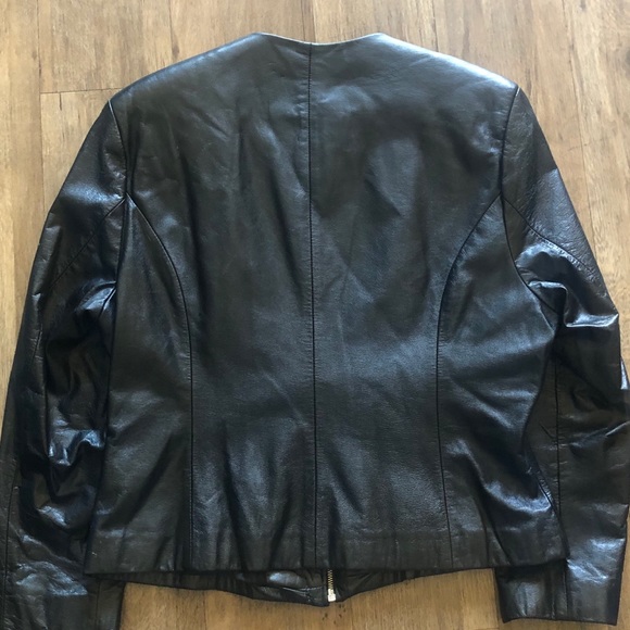 Ladies Genuine Leather Fitted Jacket - Picture 4 of 7